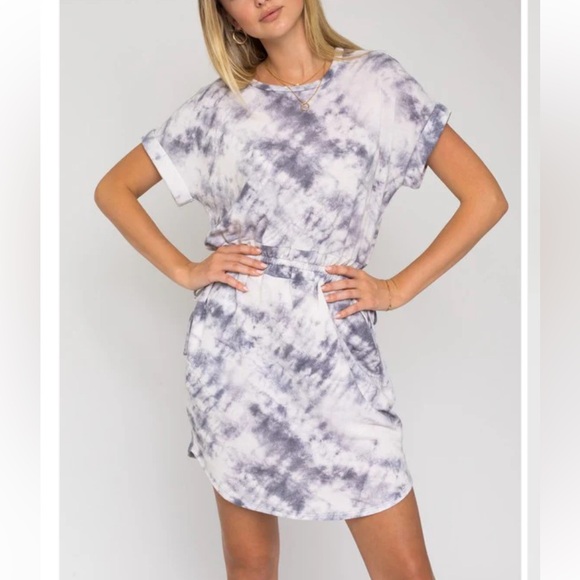 Gilli brand- SHORT DOLMAN, ROLL UP SLEEVE, SIDE TIE WAIST DRESS (new with tags) - Picture 6 of 8